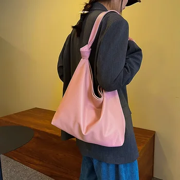 PU Fermuarlı omuz çantaları Bayan Çanta Satılık 2023 Yüksek Kalite Sonbahar Katı Cüzdan Yeni Moda Yüksek Kapasiteli gündelik çanta