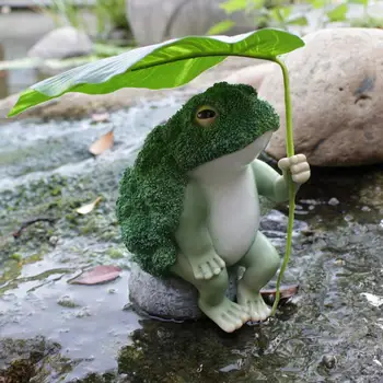 İyi Detay Kurbağa Modeli Süsleme Masaüstü Bahçe Dekorasyonu için Yaprak Tutma Detayına Sahip Gerçekçi Brokoli Kurbağa Modeli Süsleme